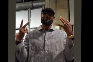 04年出生的小將！蒂耶羅社媒祝賀詹姆斯完成賽季首秀：耶！大叔！