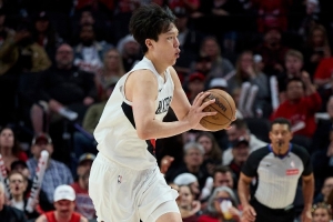 媒體人：楊瀚森還有很多需要提升的東西 接下來繼續(xù)去G聯(lián)賽磨練