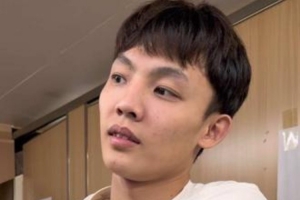 徐杰社媒曬治療視頻：中醫(yī)還是厲害啊 神奇！