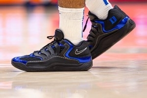 黑藍(lán)配色酷不酷？杜克大學(xué)球員上腳球隊(duì)專屬KD 18 PE！