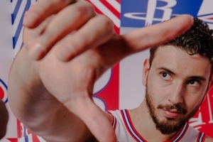 鍵盤俠|申京大腚懟暈?zāi)祭铮?月時竟有專家想送走申京留綠皇