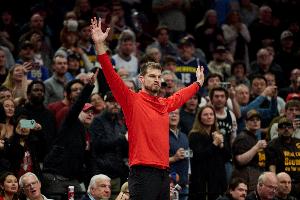 騙人！斯普利特承諾給楊瀚森更多時(shí)間 12中1的樂(lè)福卻打了18分鐘