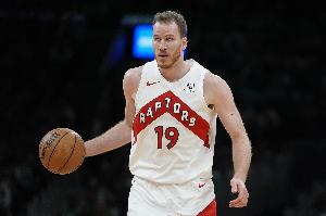 高效全能！珀?duì)柼貭?0中8拿到19分8板4助1斷1帽