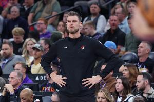 解說(shuō)：開(kāi)拓者以防守作為根基 最后居然犯了如此錯(cuò)誤的防守選擇