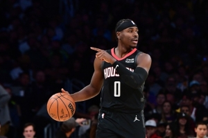 媒體人：火箭替補(bǔ)席確實(shí)沒幾個(gè)正常人了 得虧末節(jié)有霍勒迪和申京