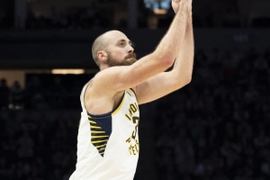 攻防都奇兵！赫夫替補(bǔ)27分鐘 13中7&三分9中4砍20分5板4助3帽