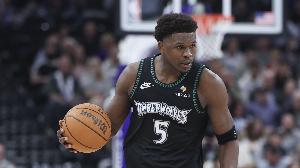 解說：華子看起來還是沒恢復好 客場之旅要來了 狀態(tài)還要提一提啊