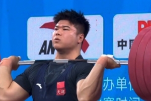 劉煥華總成績(jī)414公斤奪全運(yùn)會(huì)舉重男子102公斤級(jí)冠軍，超世界紀(jì)錄