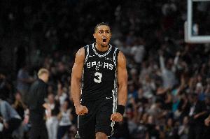 太猛了！凱爾登·約翰遜12投9中&三分5中3 高效砍下25+7