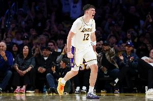 拉拉維亞：詹姆斯帶來了另一個層次的傳球能力 這是之前所沒有的