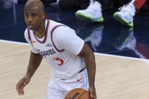 南村群童欺我老無(wú)力！保羅弧頂擋拆球被直接捅掉 貝恩笑納快攻