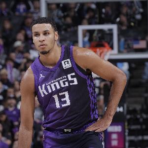 賽季首分！基根·穆雷替補(bǔ)上場單打命中翻身后仰跳投