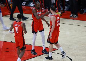 媒體人：西部在季后賽除了雷霆和掘金 當(dāng)屬火箭實(shí)力最強(qiáng)！