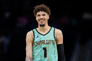 誰有意？三球曾和黃蜂達(dá)成5年最高2.6億合同 未來3年仍剩超1.3億