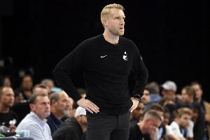 得理不饒人！雙方爭(zhēng)球出界 灰熊再次挑戰(zhàn)成功奪回球權(quán)