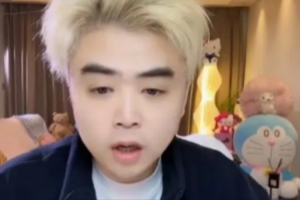 朱開：Jiejie去不去WBG不知道 但是WBG缺打野，Tian確定不在WBG打