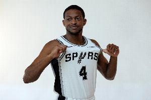 沒(méi)文班沒(méi)問(wèn)題！馬刺過(guò)去三場(chǎng)比賽缺少文班皆取勝