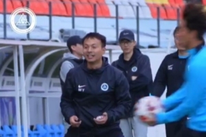 主場相見，聯(lián)賽收官 深圳新鵬城在肇慶新區(qū)體育中心完成官訓(xùn)