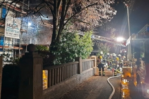 圖片報(bào)：鄰居棚屋短路導(dǎo)致拜仁名宿紹爾家中失火，住戶都安然無恙