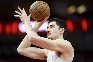 新技能？埃迪弧頂接球命中追身三分球