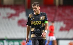 26歲國米舊將范赫斯登宣布退役，本月遭遇生涯第三次膝蓋韌帶重傷