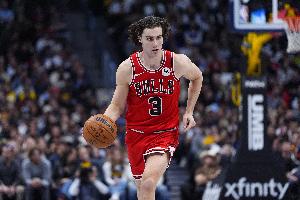 苦苦支撐！吉迪半場(chǎng)7中4拿到全隊(duì)最高10分4板4助 三分1中1