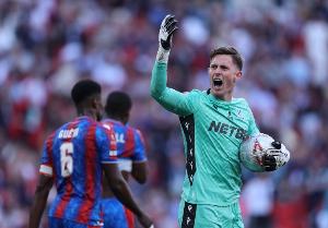 穩(wěn)！凱恩近8年聯(lián)賽38次罰點(diǎn)37次命中，僅被迪恩·亨德森撲出1次