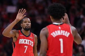 阿門：我總想把球給KD 但他被嚴(yán)防時(shí)總說(shuō)“盡管沖 他們防不住你”