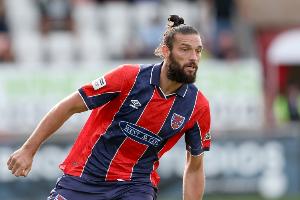 太陽(yáng)報(bào)：卡羅爾因駕車時(shí)用手機(jī)被判扣6分，罰款和訴訟費(fèi)1052鎊