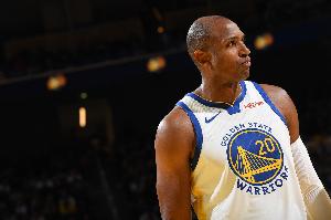 籃板被爆了！科爾：末節(jié)霍福德無(wú)法出戰(zhàn) 我也不知道發(fā)生了什么