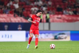 冠軍圣體36歲老將張琳芃奪第11座中超冠軍！生涯20冠！