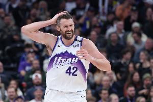 老夫聊發(fā)少年狂！樂福替補(bǔ)上來連中三記三分球打停雷霆