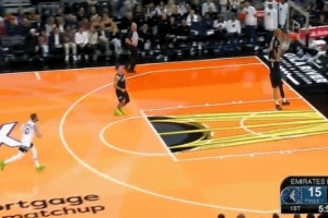 那就扣一個吧！吉萊斯皮搶到長籃板推反擊 布克輕松飛扣！