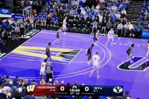 走錯(cuò)片場了？美媒：為什么有兩支大學(xué)球隊(duì)在爵士的NBA杯場地上啊