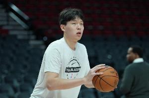 記者:訓練營球隊防守伸縮性驚呆楊瀚森 原話是‘就像朵花兒一樣’