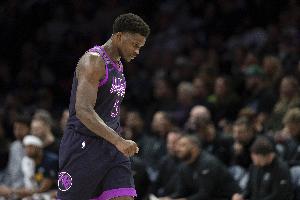 最后49秒領(lǐng)先8分被太陽9-0逆轉(zhuǎn)！森林狼獲勝概率一度高達(dá)98.9%