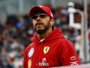 官方：漢密爾頓在大獎(jiǎng)賽三練中因超速0.1km/h，被罰款100歐