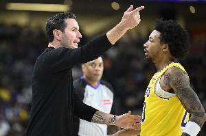 尼克·史密斯：在黃蜂時被教導別犯規(guī) 但來湖人后你得有身體對抗