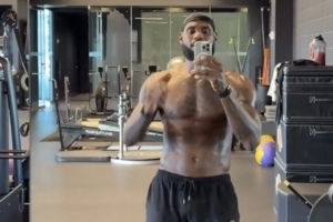 恢復健康！隊記：詹姆斯在完成賽季首秀后身體感覺非常好