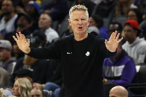 科爾：球隊的防守沒啥問題 更擔心進攻的節(jié)奏感和流暢性