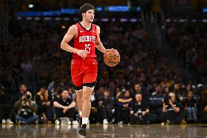 破荒！謝潑德弧頂堅決出手 飆中火箭本場首記三分