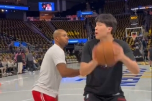 今天能有多少時間？楊瀚森賽前熱身 對抗后勾手+暴扣 三分7中7