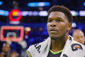 解說(shuō)談森林狼被逆轉(zhuǎn)：愛(ài)德華茲40+但要夸他張不開(kāi)嘴 整體臭大于香