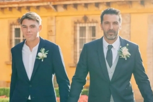 評(píng)論員：布馮之子之所以選擇為捷克出戰(zhàn)，是因?yàn)閷?duì)他職業(yè)發(fā)展更好