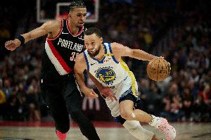 攻守兼?zhèn)?！卡馬拉全場追庫里 11中7拿到20分7板&其中5前場板