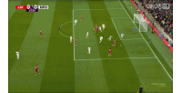 薩拉赫精彩突破傳中，可惜凱爾凱茲包抄踢高了