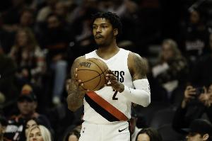 你這不講道理呀！凱萊布·樂福末節(jié)連中關(guān)鍵三分 砍生涯新高26分