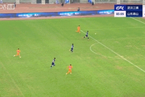 打花了！克雷桑第86分鐘推射再下一城，本場(chǎng)1射2傳，泰山5-1領(lǐng)先