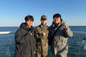 PerfecT跟Deft合照：赫奎哥，好久不見(jiàn)了啊，good~