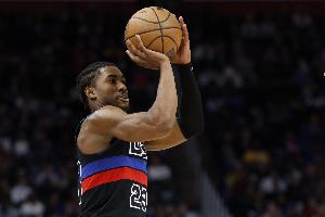 好久不見(jiàn)！艾維復(fù)出反擊上籃打進(jìn)賽季首個(gè)進(jìn)球